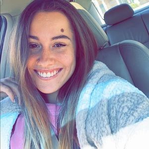 Meet your Posher, Olivia